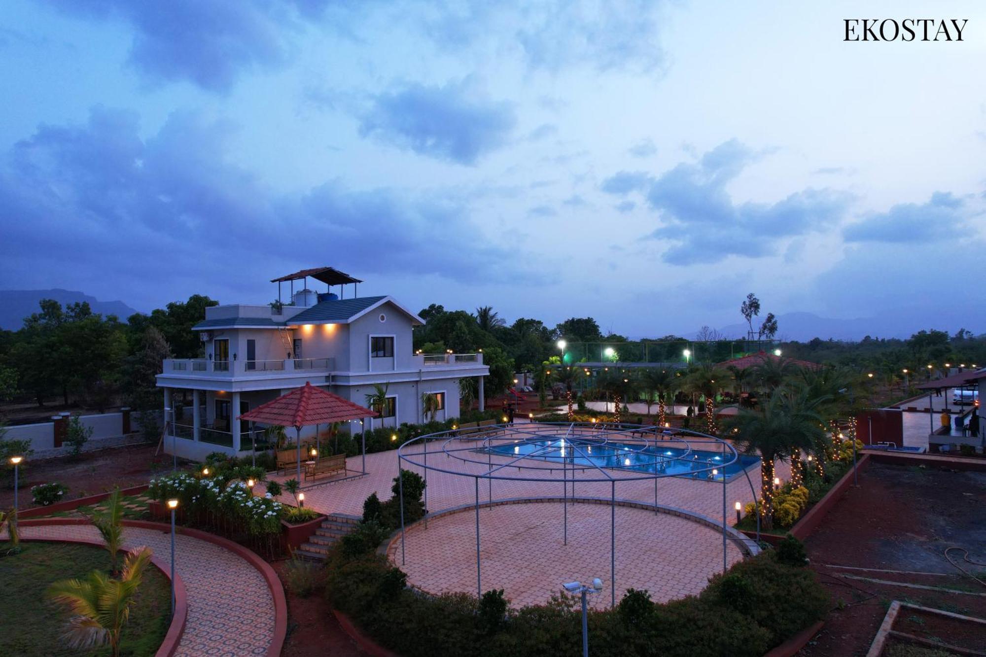 Ekostay Gold Palm Estate I Cricket Turf I Rain Dance I 2 Acre Property Karjat Dış mekan fotoğraf