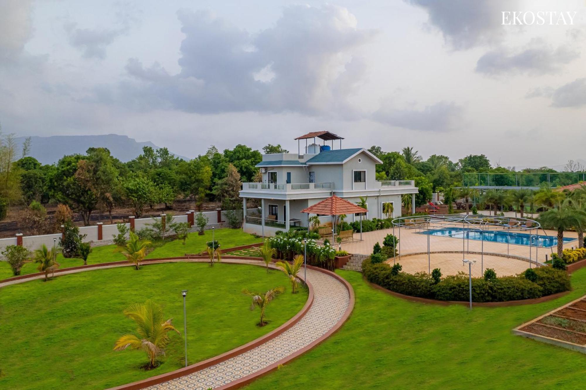 Ekostay Gold Palm Estate I Cricket Turf I Rain Dance I 2 Acre Property Karjat Dış mekan fotoğraf