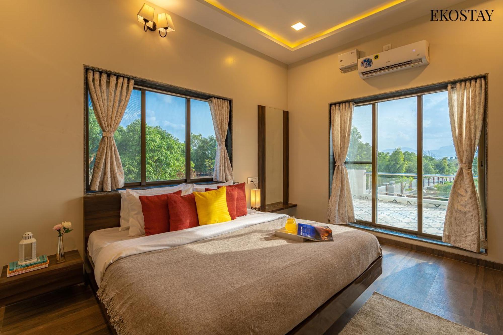 Ekostay Gold Palm Estate I Cricket Turf I Rain Dance I 2 Acre Property Karjat Dış mekan fotoğraf