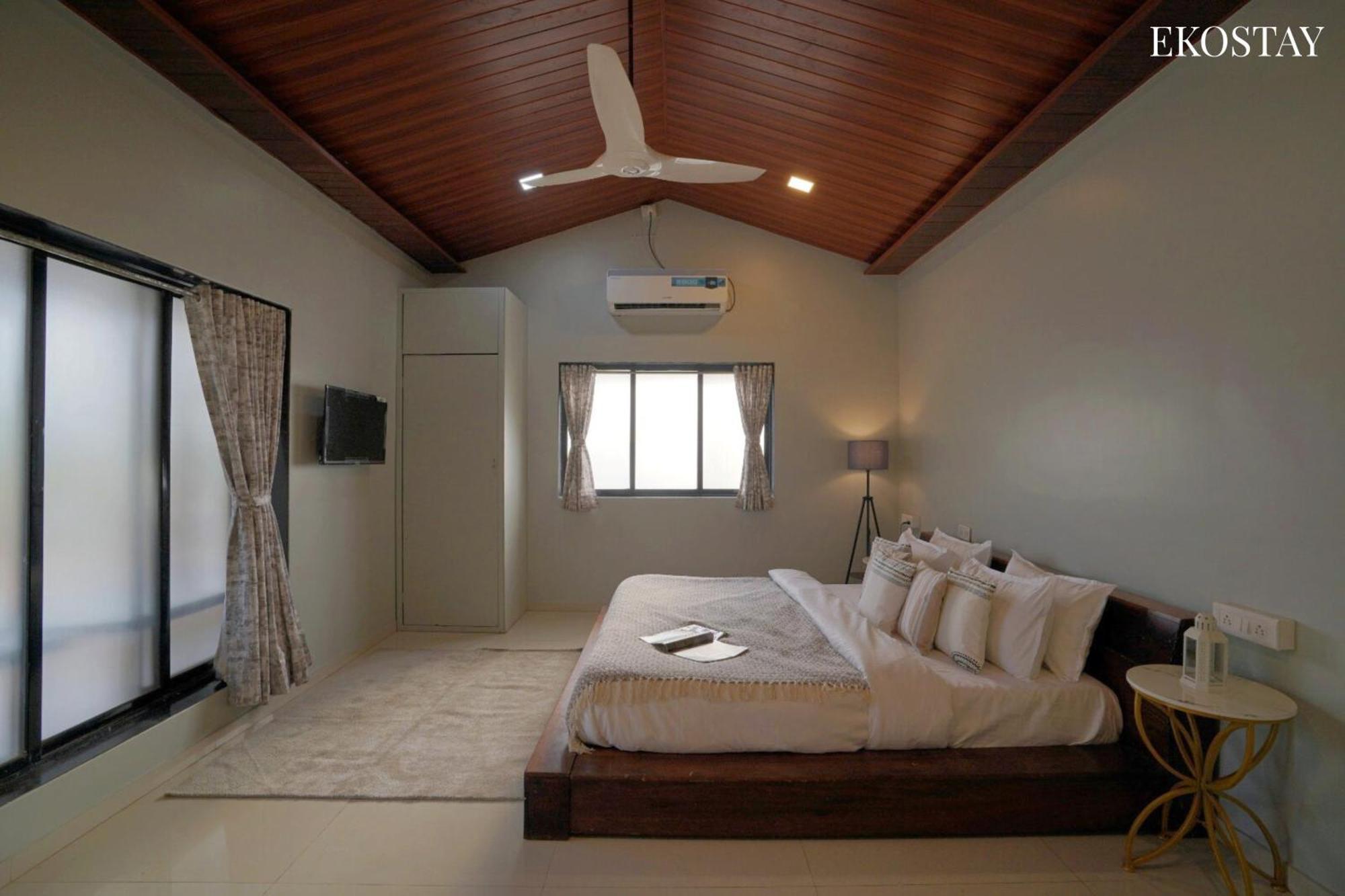 Ekostay Gold Palm Estate I Cricket Turf I Rain Dance I 2 Acre Property Karjat Dış mekan fotoğraf