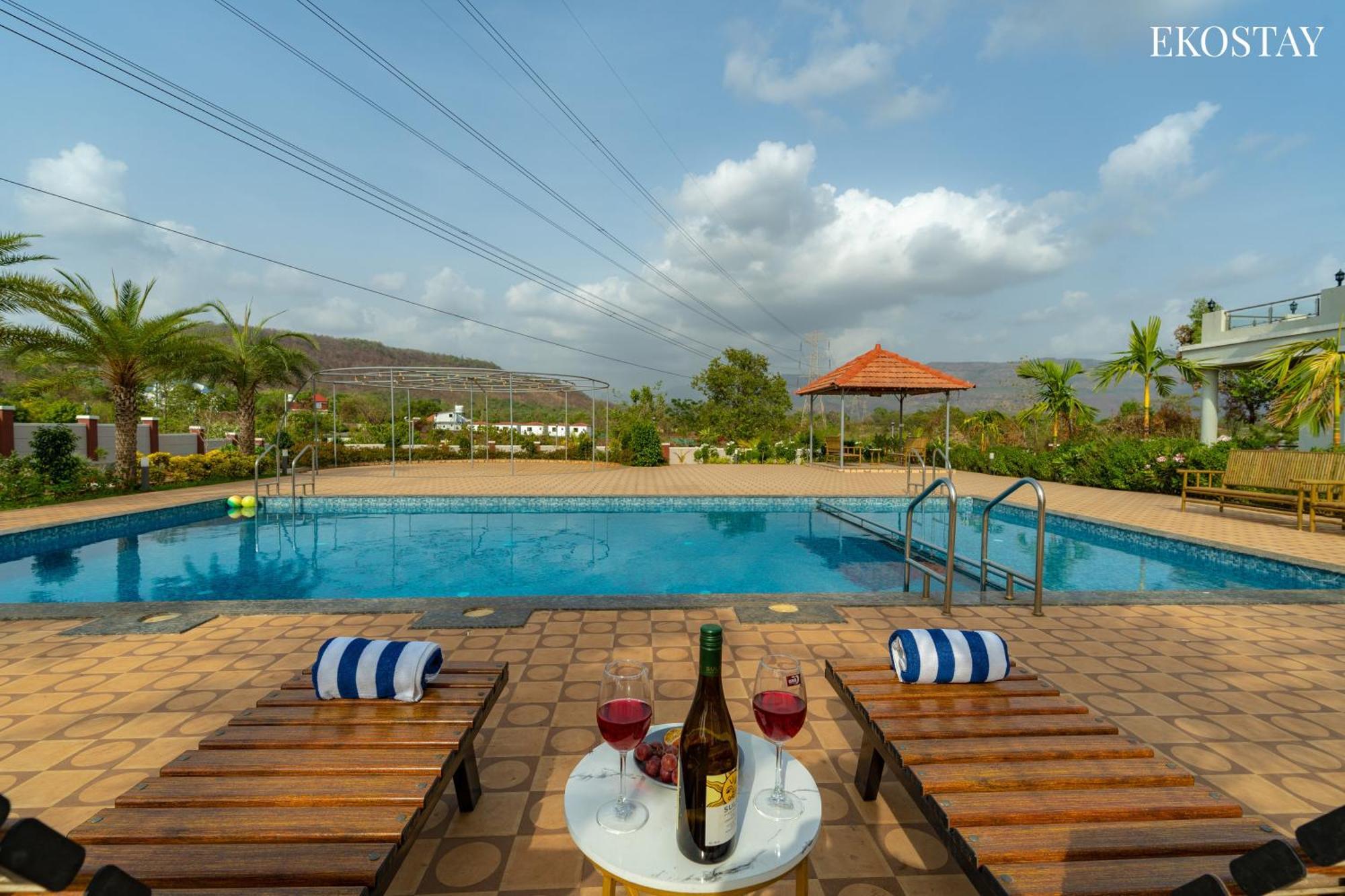 Ekostay Gold Palm Estate I Cricket Turf I Rain Dance I 2 Acre Property Karjat Dış mekan fotoğraf