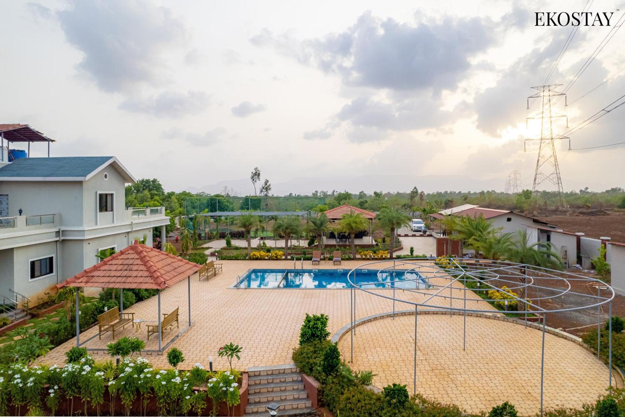Ekostay Gold Palm Estate I Cricket Turf I Rain Dance I 2 Acre Property Karjat Dış mekan fotoğraf